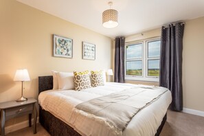 Classic Apartment | 2 bedrooms, individually decorated, individually furnished