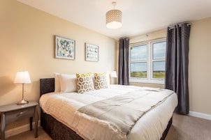 Classic Apartment | 2 bedrooms, individually decorated, individually furnished