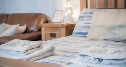 Primrose - 1 Bedroom Cottage - Llanteg