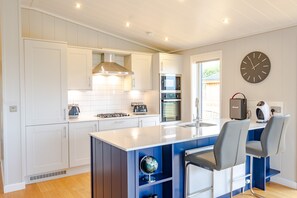 Microwave, dishwasher, coffee/tea maker