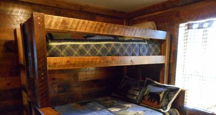 Post and beam cabin with king and bunk