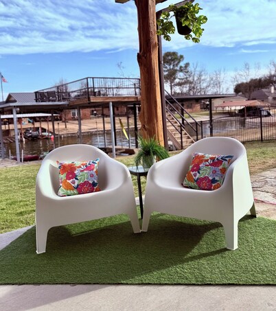 TOP-RATED! HOT TUB, KAYAKS, FISHING, BOAT DOCK! Granbury Paddle and Play Escape!