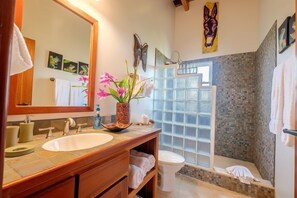 Appart'hôtel, 3 chambres | Salle de bain