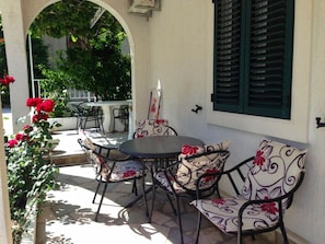 Apartment, 1 Queen-Bett | Balkon