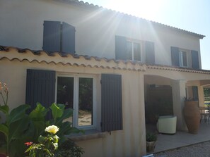 Exterior - Independent studio with courtyard and parking (entraigues sur sorgues)