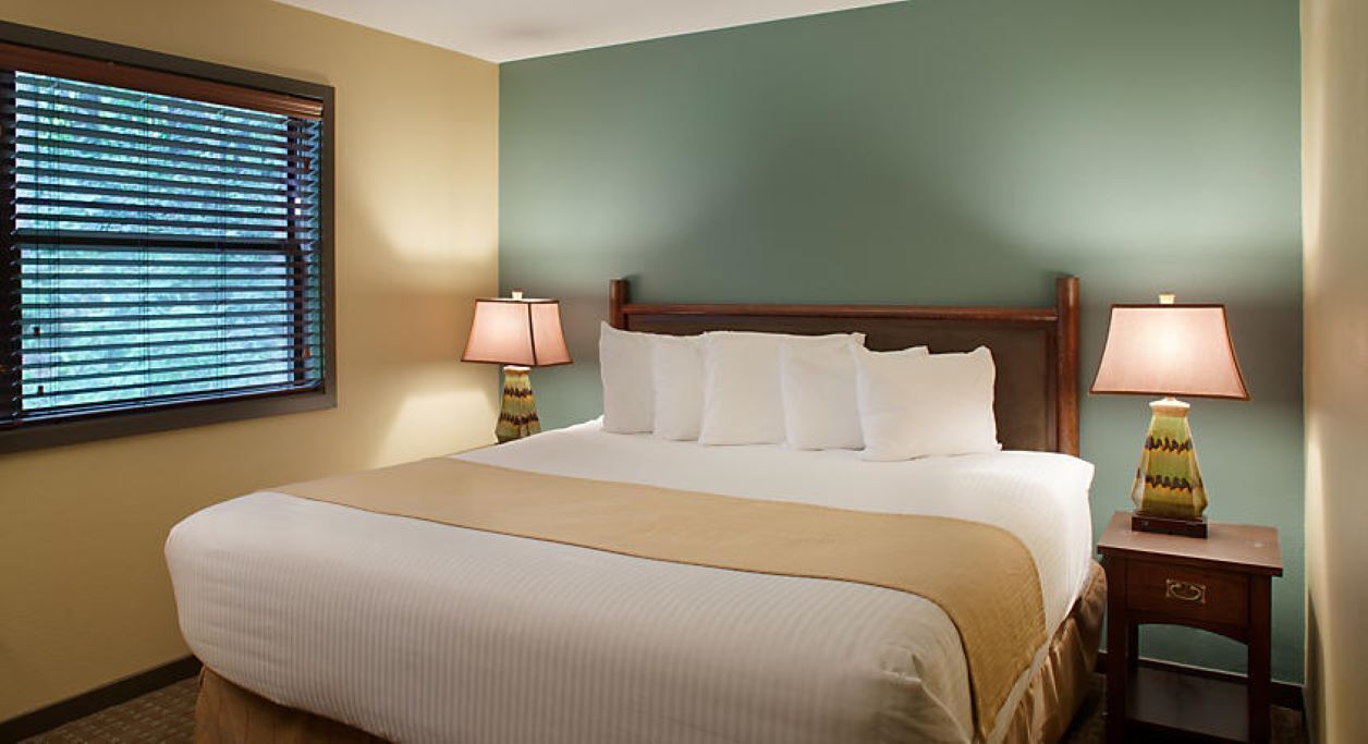 1 bedroom, in-room safe, internet, bed sheets