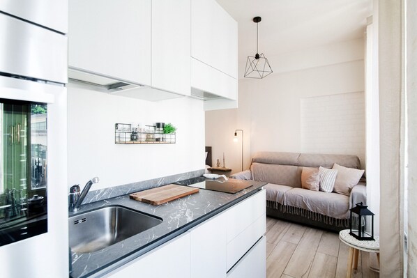 City Apartment | Private kitchen | Espresso maker, electric kettle - MyHomeInComo - S&O Apartment (Como)