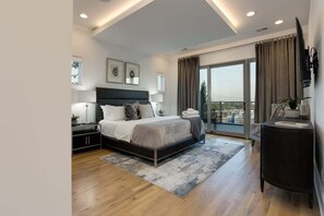 4 habitaciones, tabla de planchar con plancha, wifi y ropa de cama