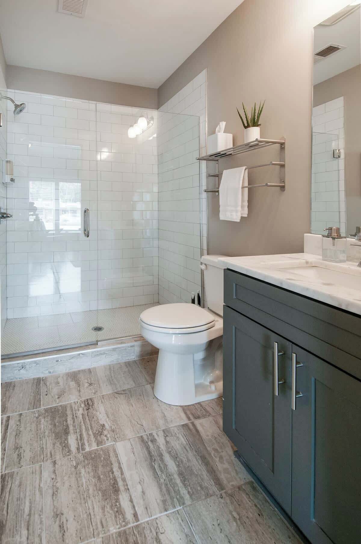 Shower, hair dryer, towels, shampoo