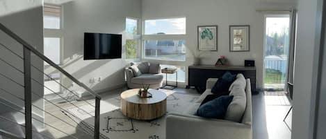 TV, fireplace, table tennis