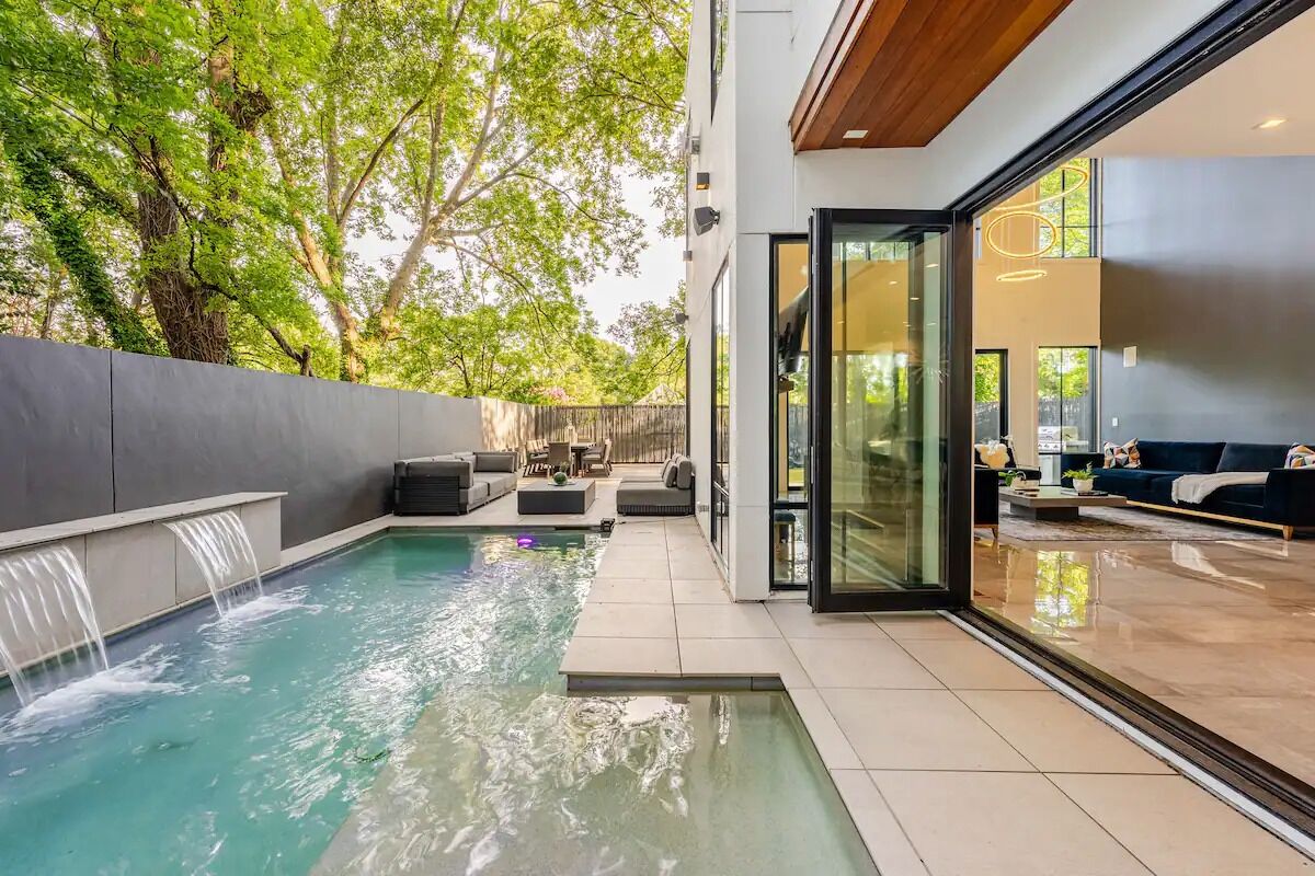 Midtown Modern Showpiece