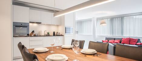 Superior Apartment | Private kitchen | Full-sized fridge, oven, stovetop, dishwasher