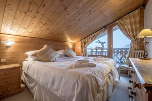 5 slaapkamers, een strijkplank/strijkijzer, reisbedje, gratis wifi