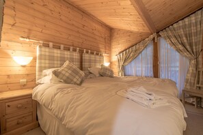 5 bedrooms, iron/ironing board, travel cot, free WiFi