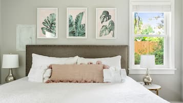 2 habitaciones, tabla de planchar con plancha y cuna de viaje