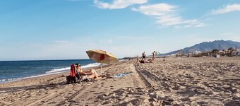 Apartamento con Piscina a 500 Metros de la Playa