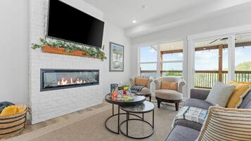 TV connectée, cheminée