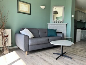 Una televisión, libros