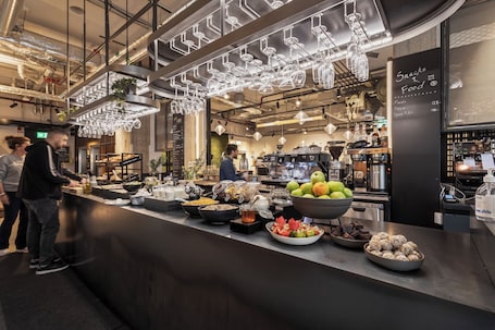 Daily continental breakfast (SEK 125 per person)