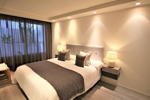 4 slaapkamers, een kluis op de kamer, een strijkplank/strijkijzer