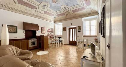 Dream house, 80M2, frescoed vault