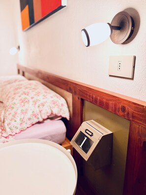 2 bedrooms, desk, free WiFi, bed sheets