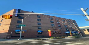 واجهة المنشأة