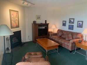 Living room - Sugar Ski & Country Club Unit 834 (Banner Elk)