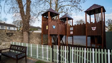 Family Suite, Accessible, Ensuite (Deluxe) | Garden