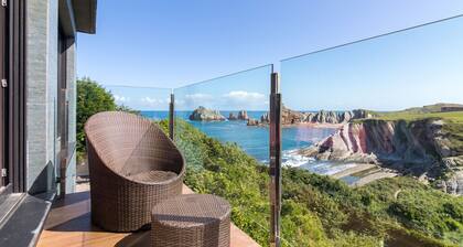 Stunning villa by the sea