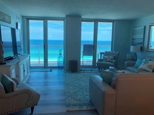 Welcome to Pura Vida: Top-Floor Views of the Beach & Ocean Breeze.