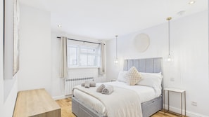 2 bedrooms, iron/ironing board, WiFi
