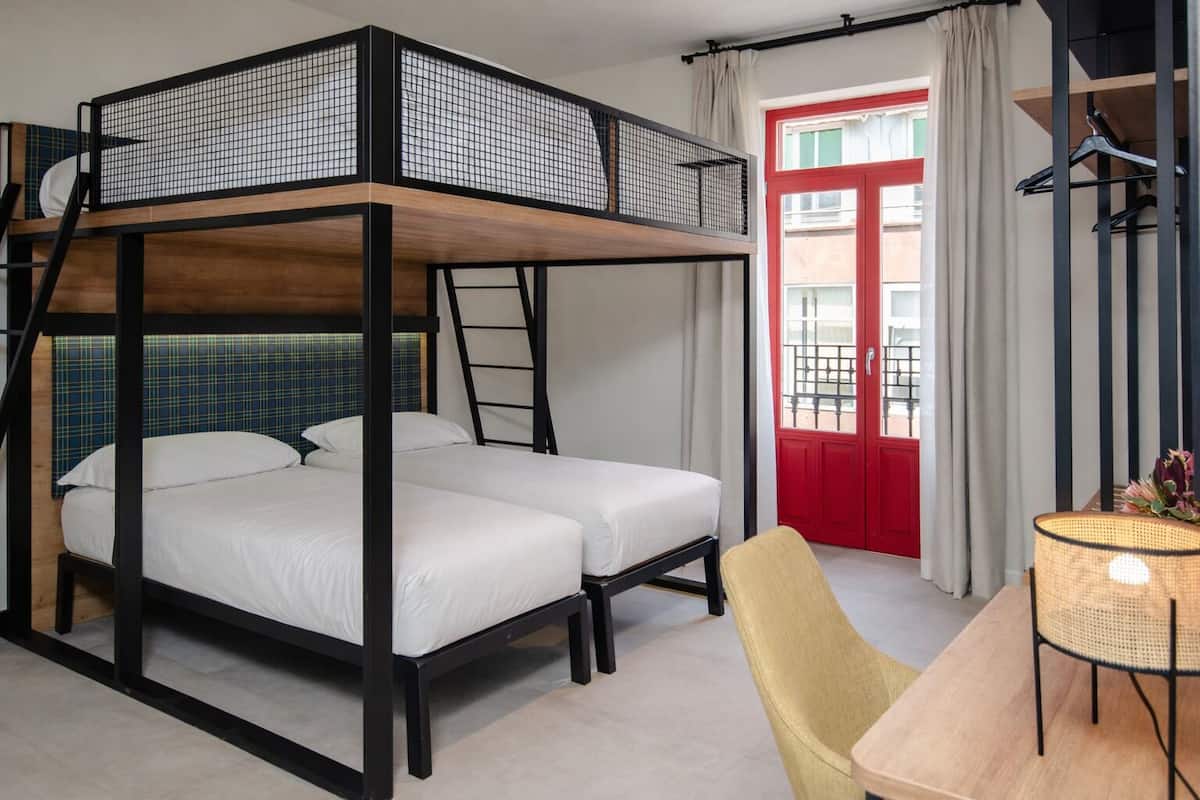 Family Room for 4 Twin | เครื่องนอนระดับพรีเมียม, ผ้านวมขนเป็ด, ผ้าม่านกันแสง, ห้องเก็บเสียง