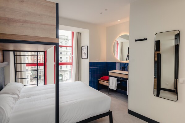 Ropa de cama de alta calidad, cubrecamas y cortinas blackout