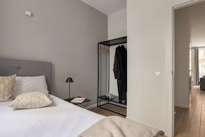 In-room safe, desk, laptop workspace, free WiFi - Libere Valencia Abastos (Valencia)