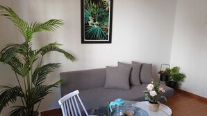 Classic Apartment | Living room - Marbella Village (Marbella)