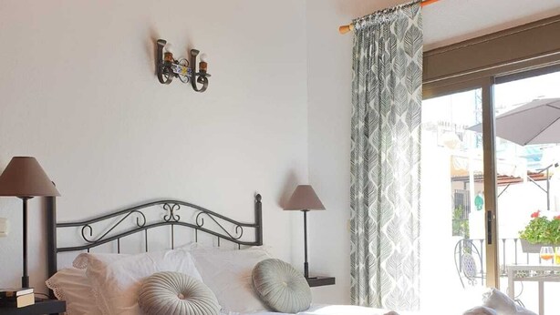 Premium Studio | Laptop workspace, iron/ironing board, free WiFi - Marbella Village (Marbella)