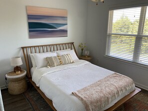 4 bedrooms, travel crib, WiFi, bed sheets