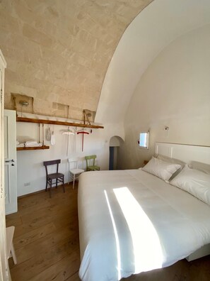 1 Schlafzimmer, Schreibtisch, WLAN, Bettwäsche