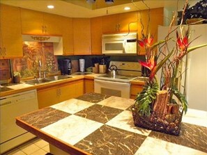 冰箱、微波炉、烤箱、炉灶