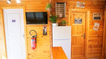 Family Cottage, Private Bathroom, Pool View (Le Petit Champigny) | Interior