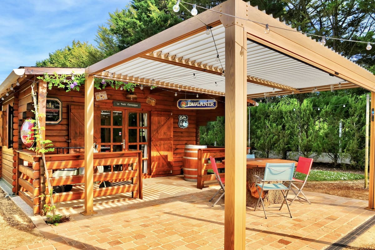 Family Cottage, Private Bathroom, Pool View (Le Petit Champigny) | Miscellaneous