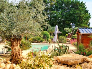 Casa rural familiar, bany privat, vistes a la piscina (Le Petit Champigny) | Exterior