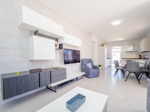 Télévision, cheminée