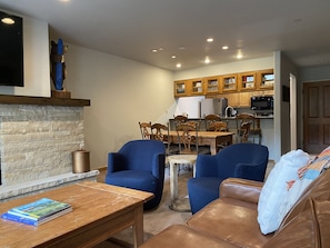 Smart TV, fireplace - Ski-in/ski-out Beaver Creek Village Comfy + Modern Family Escape (Beaver Creek)