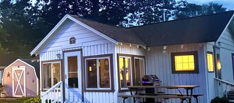 North View Cabins #2 - Cozy 2Bed/1Ba Cabin with Private Deck on the Lake!