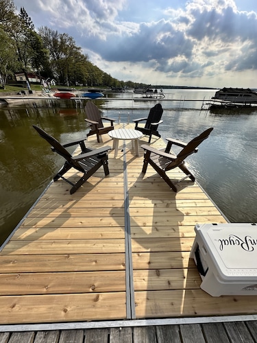 North View Cabins #2 - Cozy 2Bed/1Ba Cabin with Private Deck on the Lake!