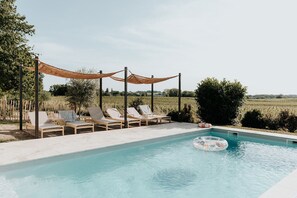 Outdoor pool, a heated pool - Château La Grande Clotte (Lussac)