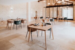 Dining - Château La Grande Clotte (Lussac)