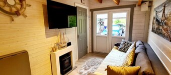 The Hideaway Log Cabin